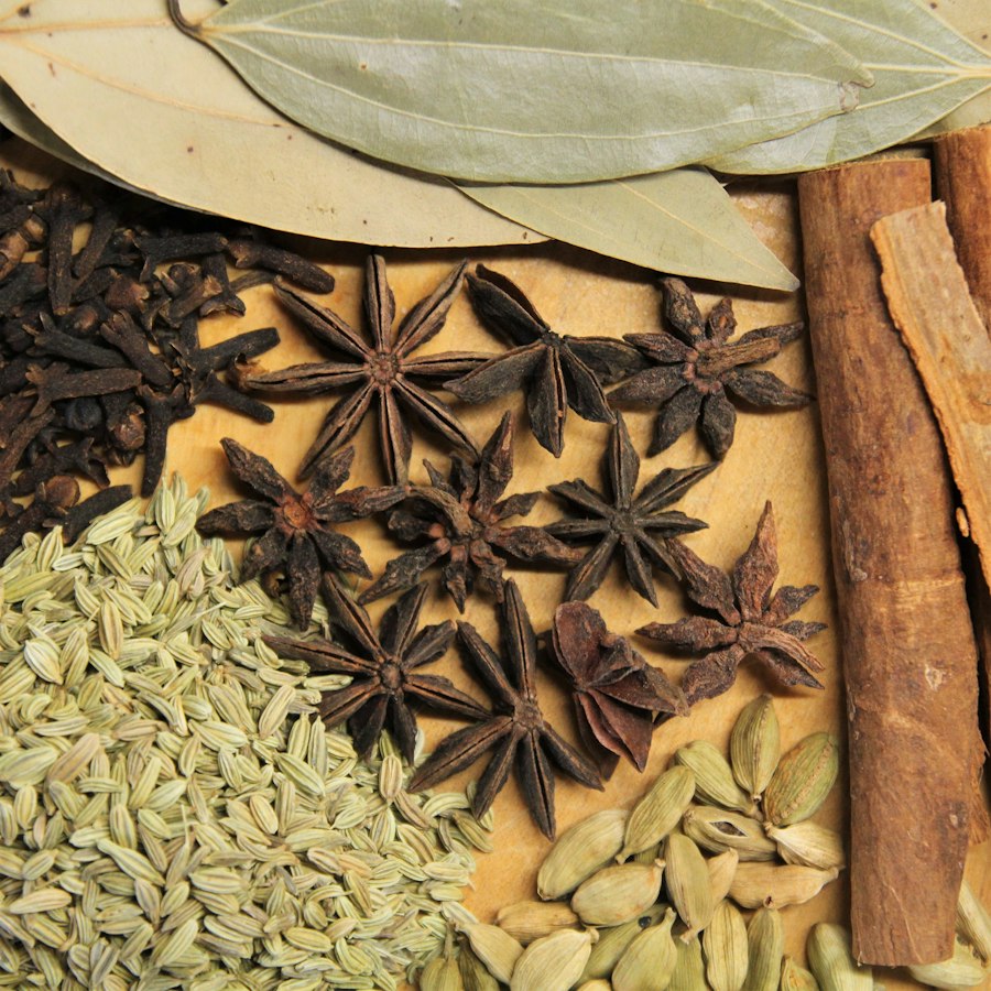 Cloves, cinnamon sticks and star anise